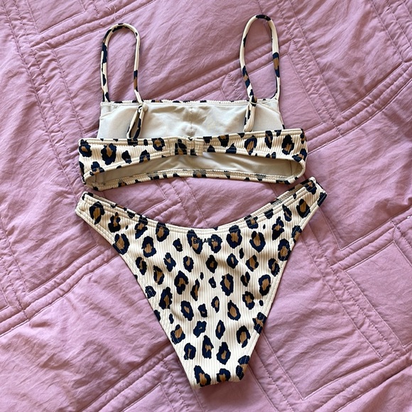 Billabong bikini cheetah print size S - Picture 2 of 2